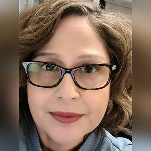 Meet your Posher, Dalia